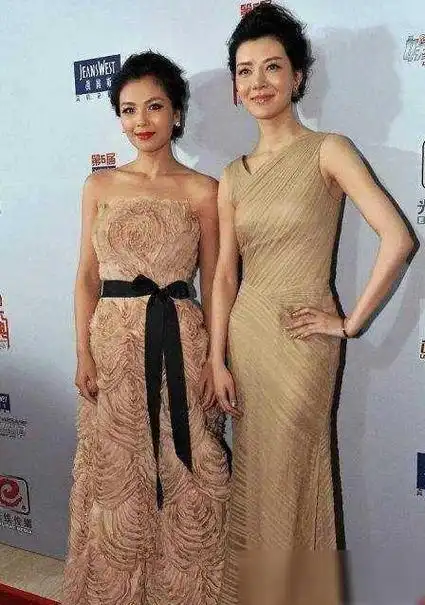 刘涛车晓同框引热议网友惊叹村姑与贵妇的极致对比