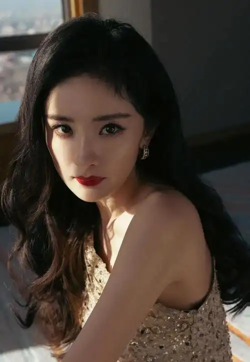 万万没想到,4月还没结束,37岁杨幂会以这种方式败光观众缘!