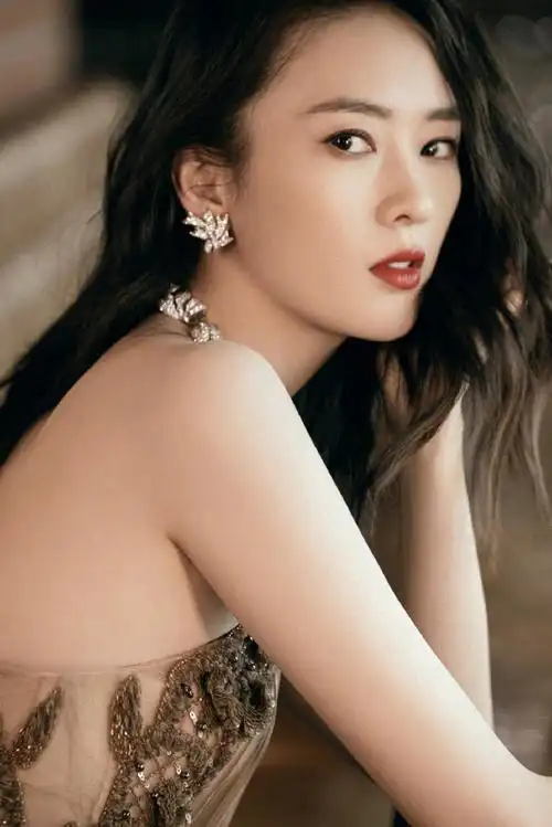 微博之夜##童瑶人鱼姬抹胸裙