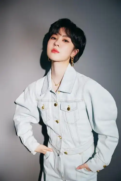 郁可唯东方风云榜最佳女歌手