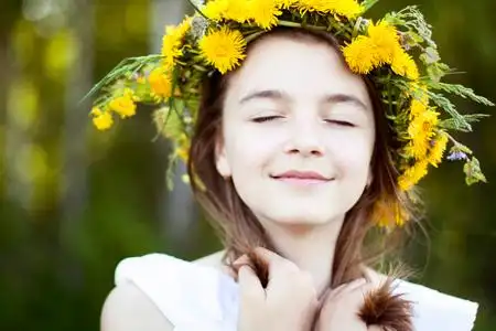 室外,颜色束花,明亮的阳光灿烂的夏天一天公园的草地上微笑开心的享受