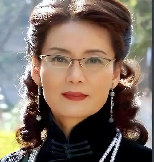 潘虹有几段婚史(潘虹32岁离婚68岁)(12)