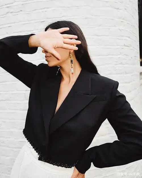 学她!穿衣90脱衣120