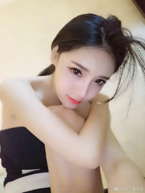 美女自拍