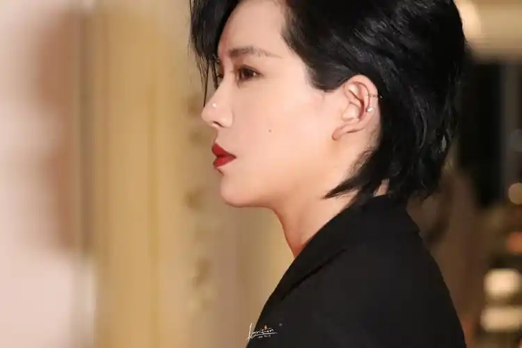 像长城一样长的图预警!陆柯燃美貌吹b贴