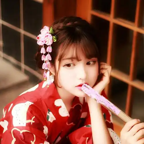 女头自截闺蜜头像日本红色和服