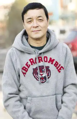 花姐的扮演者,张希永,阿希,卡姐(反串),小品演员,主持人,本山传媒