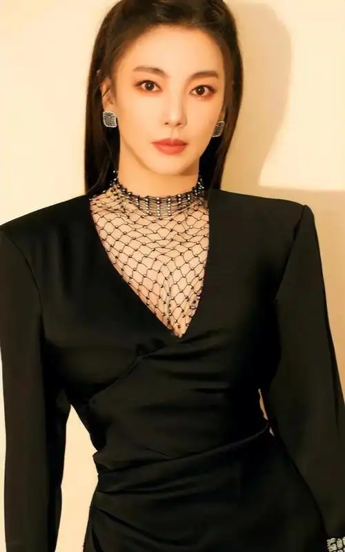 瘦成排骨胸的女明星随处可见,大家见过那些珠圆玉润的女明星吗?