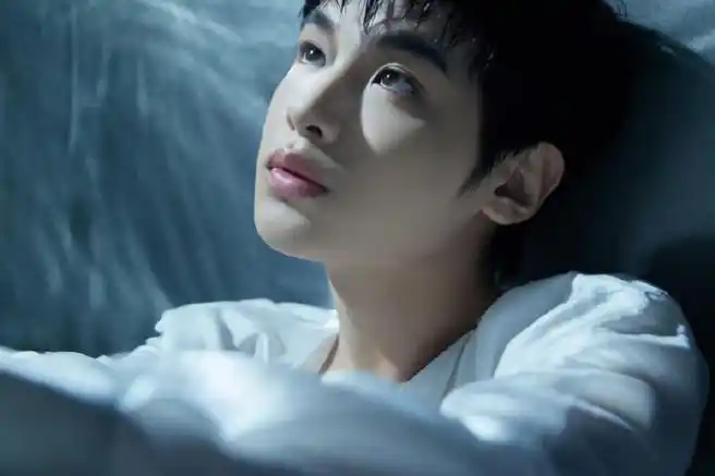 黄明昊新ep一人之众预告照