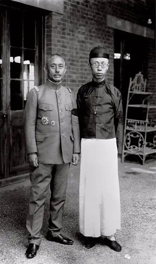 网易首页>网易号>正文申请入驻>溥仪和父亲及弟弟妹妹合影1924年溥仪