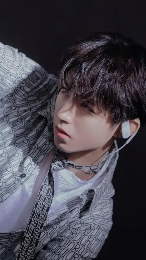 王俊凯帅气写真手机壁纸