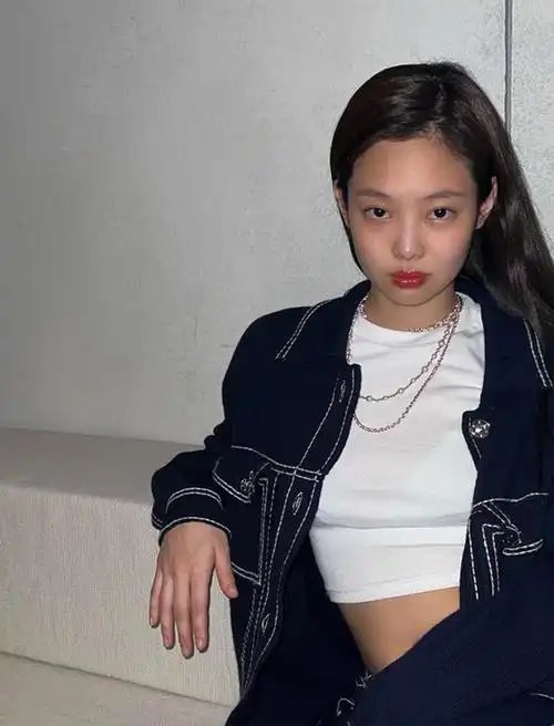 jennie的厌世脸也打不过眼周的疲倦感插图9