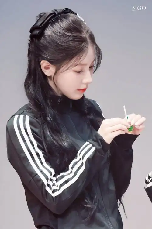 jimmychoo全球品牌形象代言人赵美延##赵美延power主唱