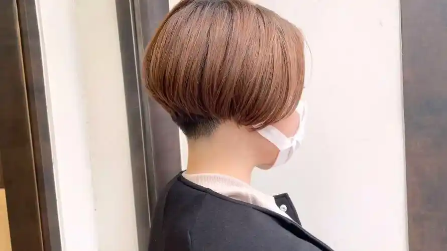 很受欢迎的鲍勃头短发后脑区推起来就是不一样显高有气质