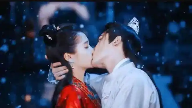 路透:剪了齐刘海的关晓彤土里土气,和范丞丞自带cp感|鹿晗|吻戏_网易