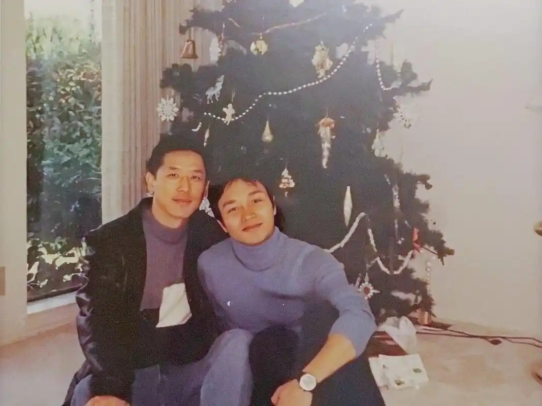 张国荣去世17周年,唐鹤德发文纪念,时隔多年对哥哥感情依旧