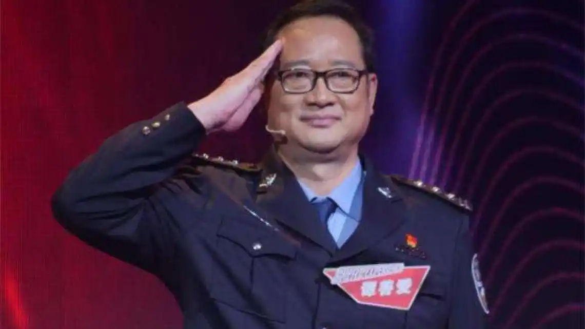 1997年,让英军"下岗"的交接指挥官谭善爱,转业后过得怎样?