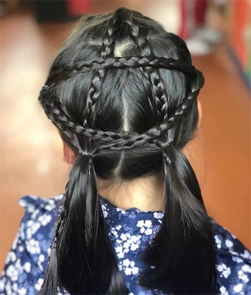 小女孩清新编发 低调软萌惹人爱_儿童发型 - 美发站