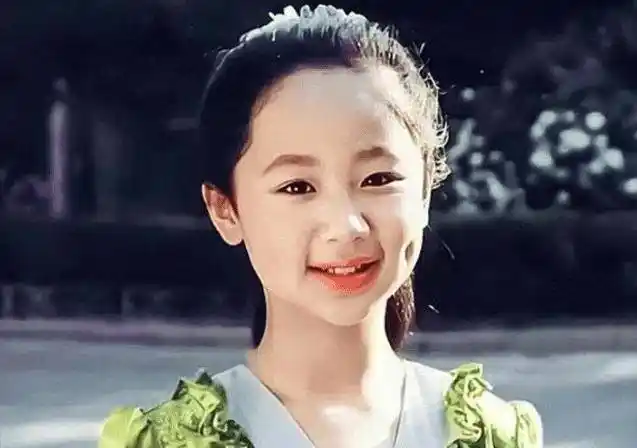 杨紫只是一个艺名?她的原名曝光后,觉得幸亏改名字了_一线_本名_寓意