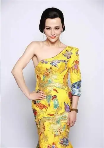 黄宗泽女装太妩媚男扮女装谁最好看