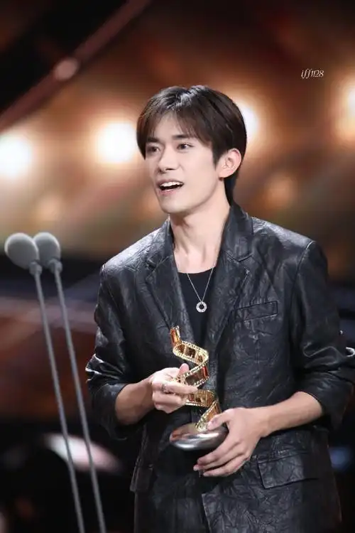 易烊千玺哪儿去了