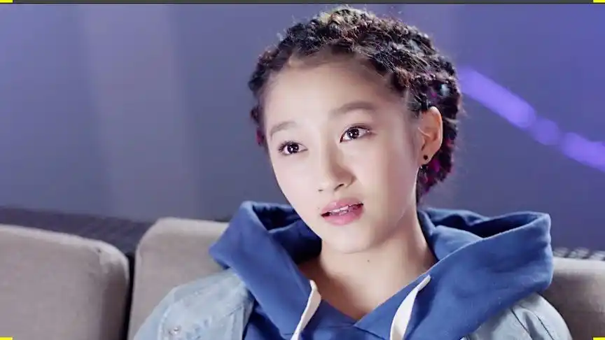 关晓彤的一口大白牙,原来也是带牙套带出来的