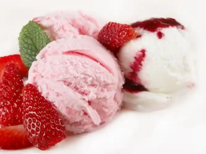 草莓雪糕