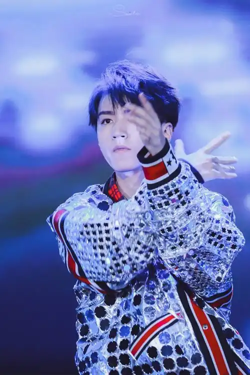 王俊凯19岁生日会