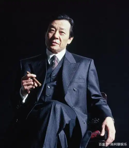 人的台湾演员是人红戏也红的顶级老戏骨李立群港台老戏骨男演员排名