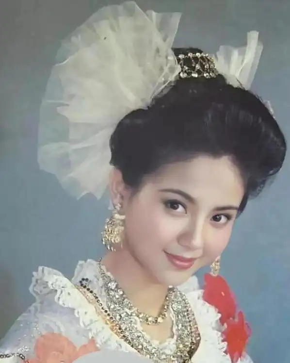 "江南第一美女"陶慧敏:拍戏从不接吻戏,当红时选择嫁给初恋