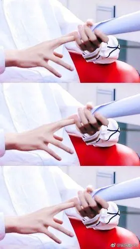 王源的手好漂亮