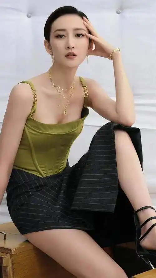 王鸥御姐写真,五官精致,美艳而不妖_女神_身材