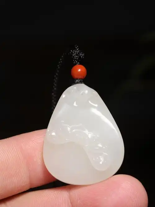 吊坠惹石正宗新疆和田玉籽白玉荷花女士挂件颈饰