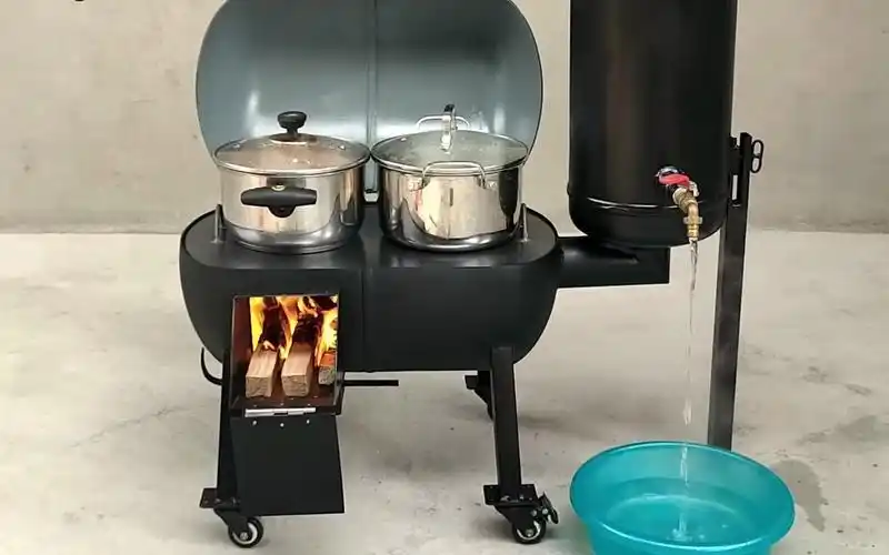 小伙用废弃煤气罐制作多功能柴火炉,烧水做饭两不误,简直太棒了