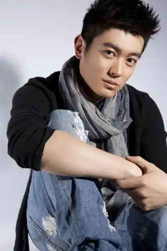 杜江,他是一个明明可以做小鲜肉,却选择了做小鲜肉的爹的人!