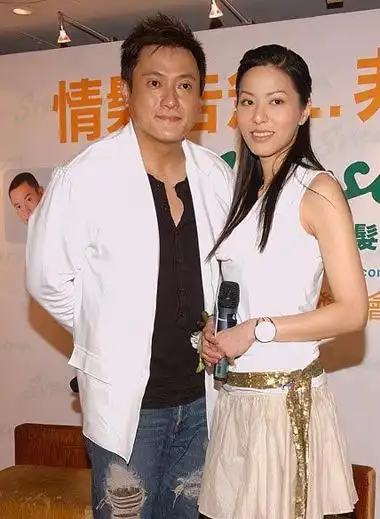 滕丽名 & 魏骏杰【定情之作】:《陀枪师姐》【相恋时间】:   年