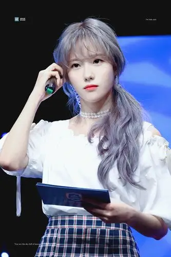 宇宙少女李露朵luda