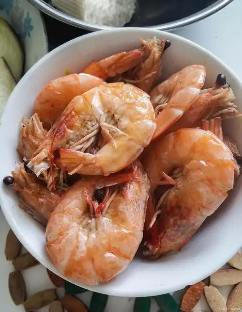 今天要和大家聊聊一个让厨房新手瑟瑟发抖的问题——虾煮几分钟才能熟