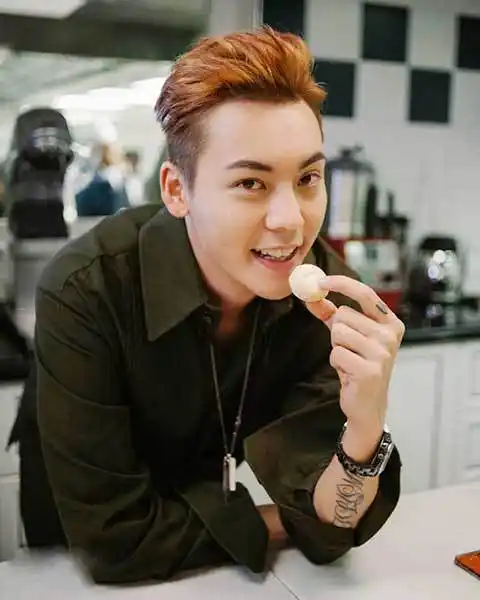 陈伟霆个人资料和图片_陈伟霆最新明星动态-雷客网