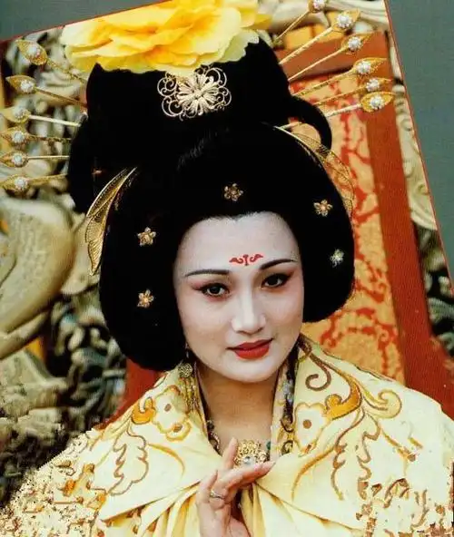 9个版本杨贵妃向海岚殷桃被嫌丑有人成笑话还得是林芳兵