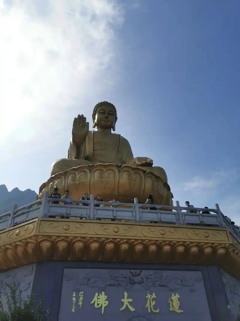 海丰莲花大佛象征意义:莲花大佛是海丰莲花山著名 - 抖音