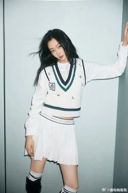 周冬雨哈利波特学院风