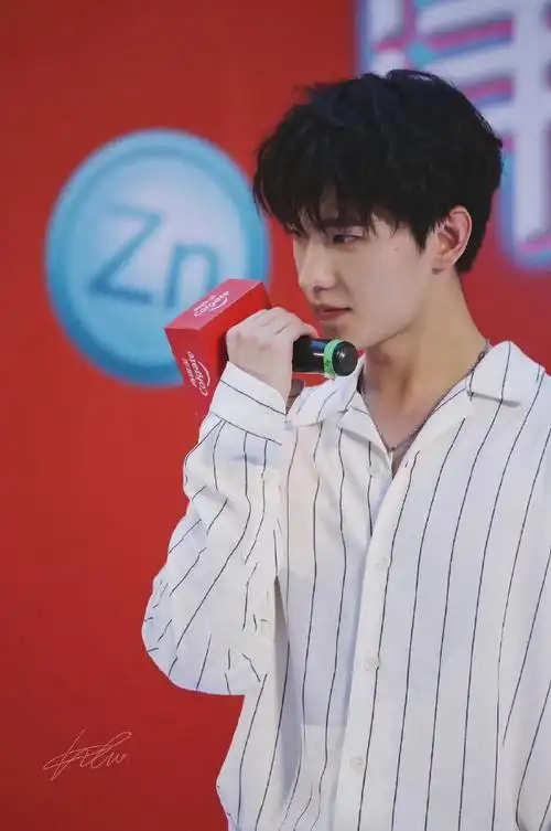 现实比照片好看的明星##杨洋