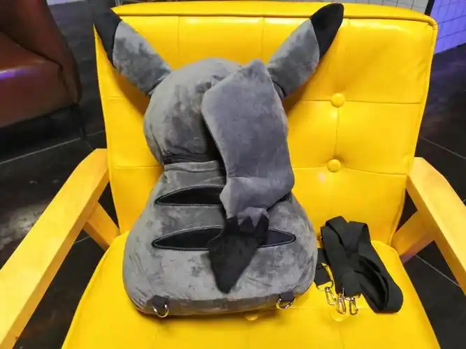 优衣库uniqlo藤原浩皮卡丘公仔包201