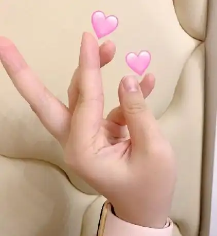 一只手比心|一只手比心的图片手势 一只手最多能比出几个心