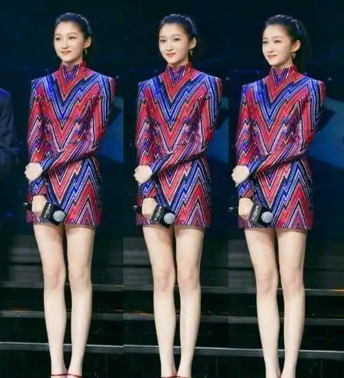 同样是被大家看着长大的国民闺女,杨紫每一次与关晓彤同框都会因为