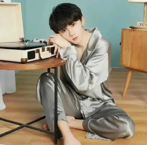 时代少年团睡衣壁纸