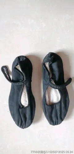 老女式布鞋一双,手慢无