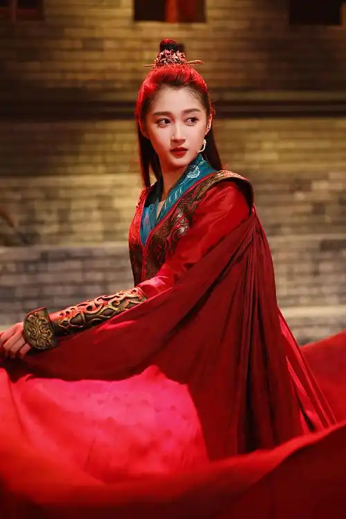 关晓彤古装造型亮相《王牌对王牌7》挑战经典"第二梦"形象