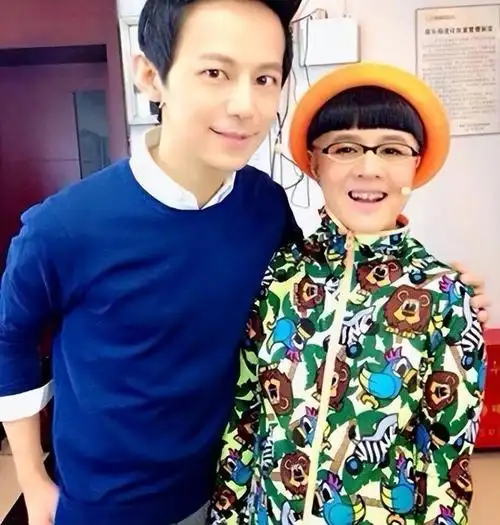 金龟子刘纯燕我生命中没有退休两个字永远跟孩子们在一起